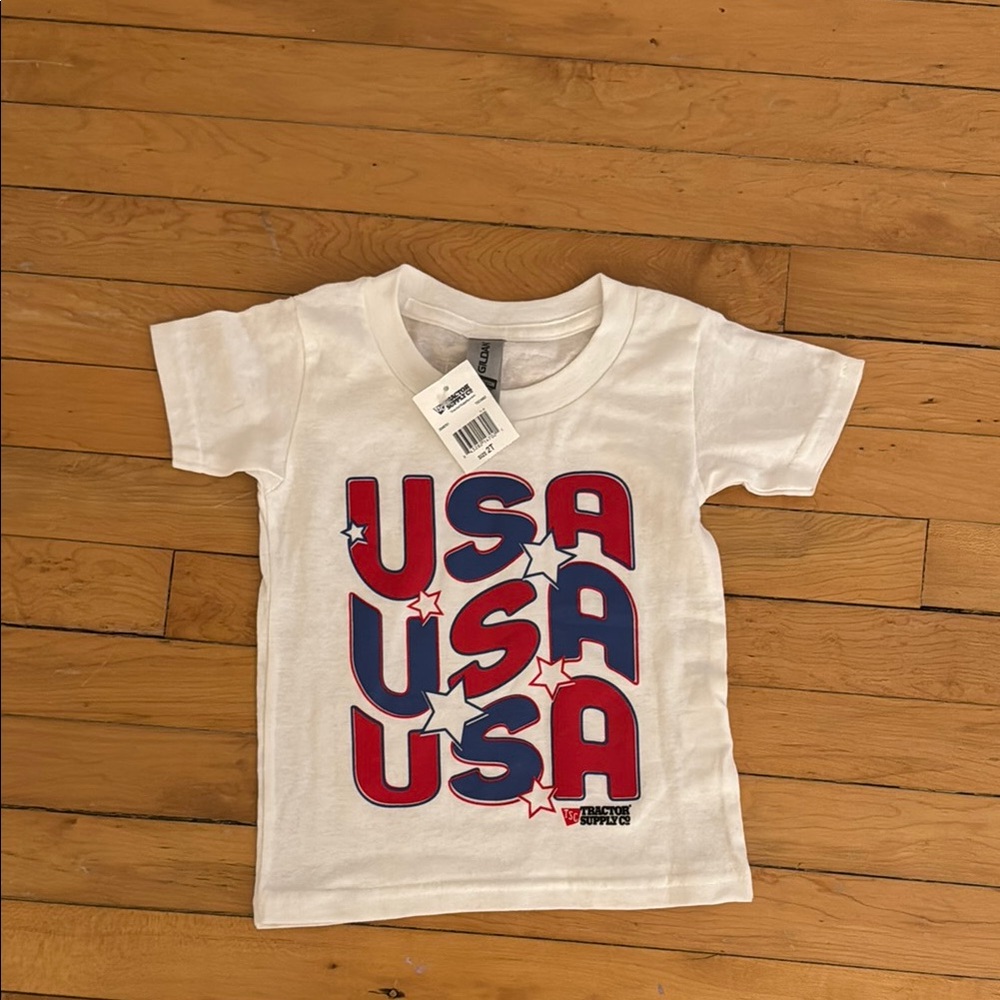 Gildan White and Red Short Sleeve Tee USA Design